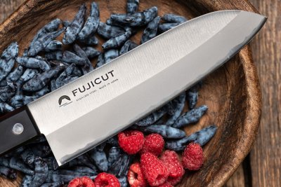 FC-1621 Фотография Кухонный Нож Японский Шеф Сантоку FUJI CUTLERY FC-1621