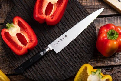 Нож TOJIRO F-798 в работе Нож TOJIRO F-798 в работе