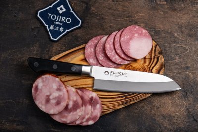 FC-1661 Фотография Кухонный Нож Японский Шеф Сантоку FUJI CUTLERY FC-1661