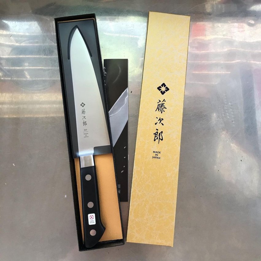 Нож из стали TOJIRO F-807